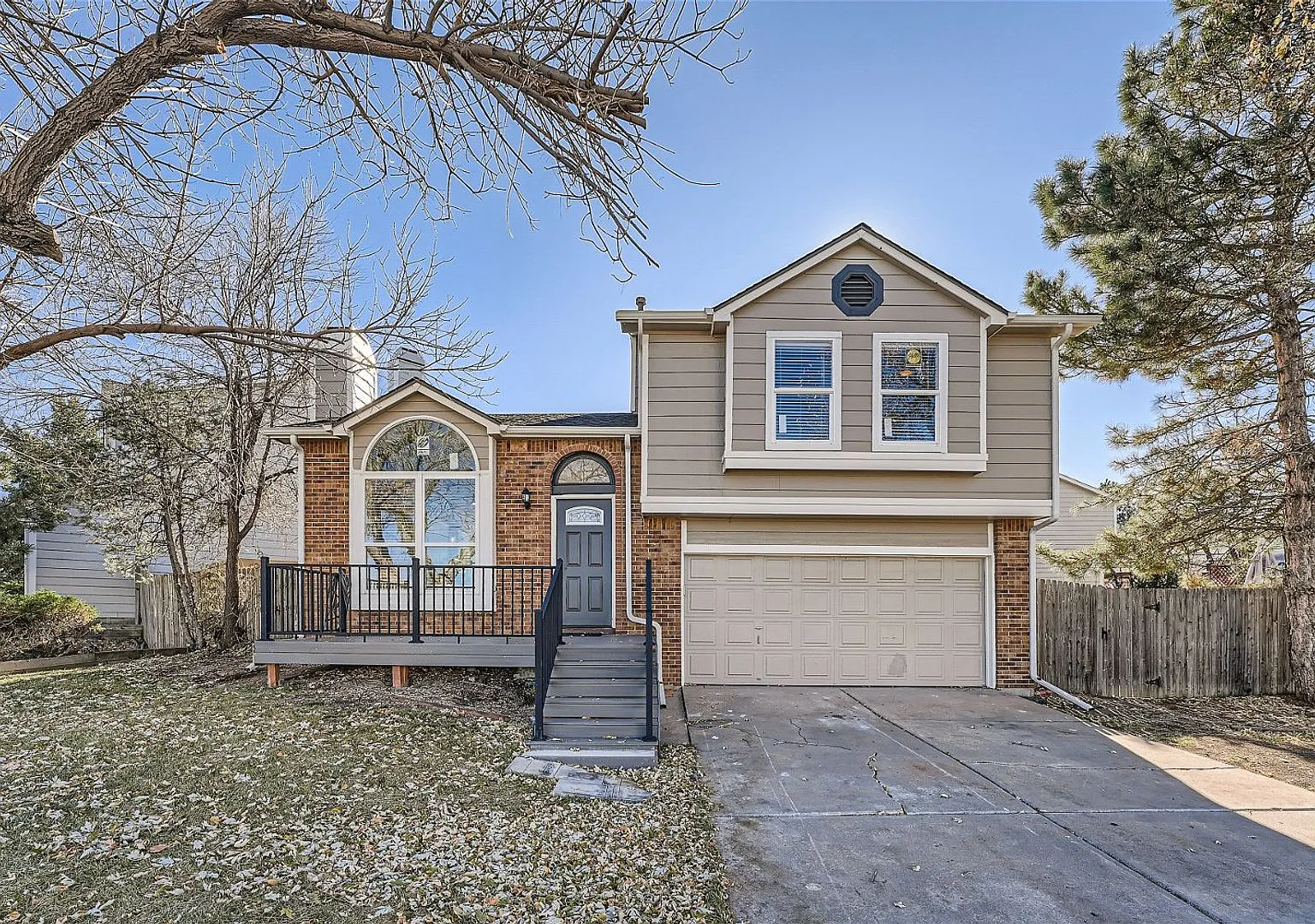 Fully renovated single family home in Castle Rock for rent — Photo 3