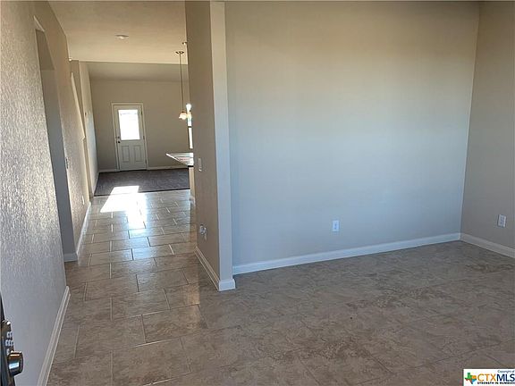 4th image of 740 Willowbrook