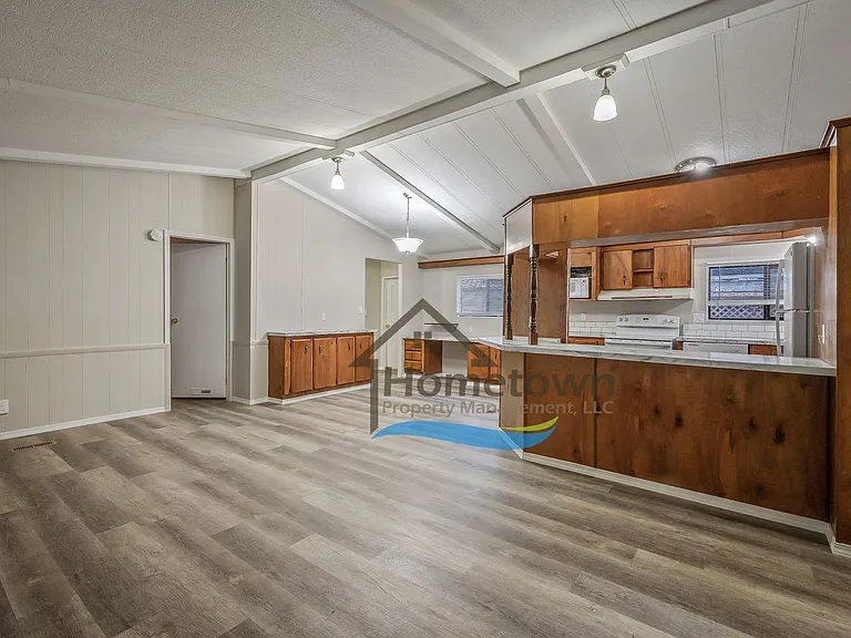 140 W Cosgrove Rd — Photo 25