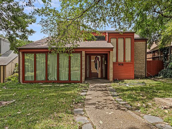 2nd image of 905 Easton Pl