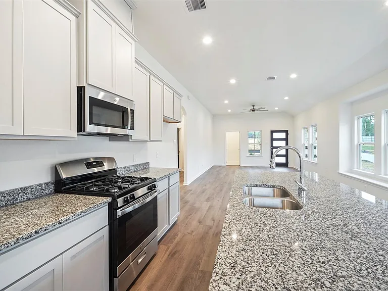 11703 Eclipse Dr — Photo 9