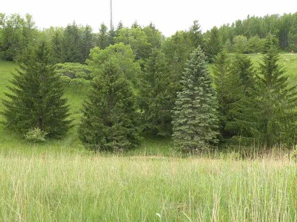 290 Moraine Dr, Ripon, WI 54971