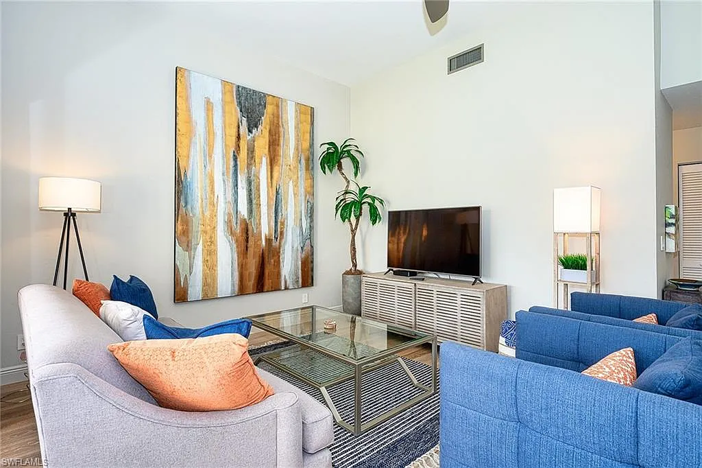 2 bed, 2.0 bath, 1350 sqft, $8,000 — Photo 3