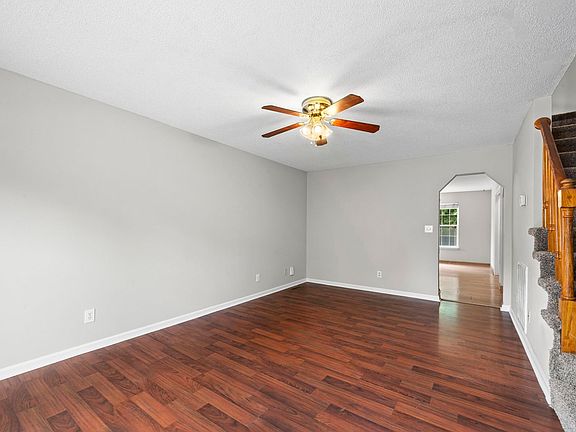 5th image of 409 Kelsey Dr