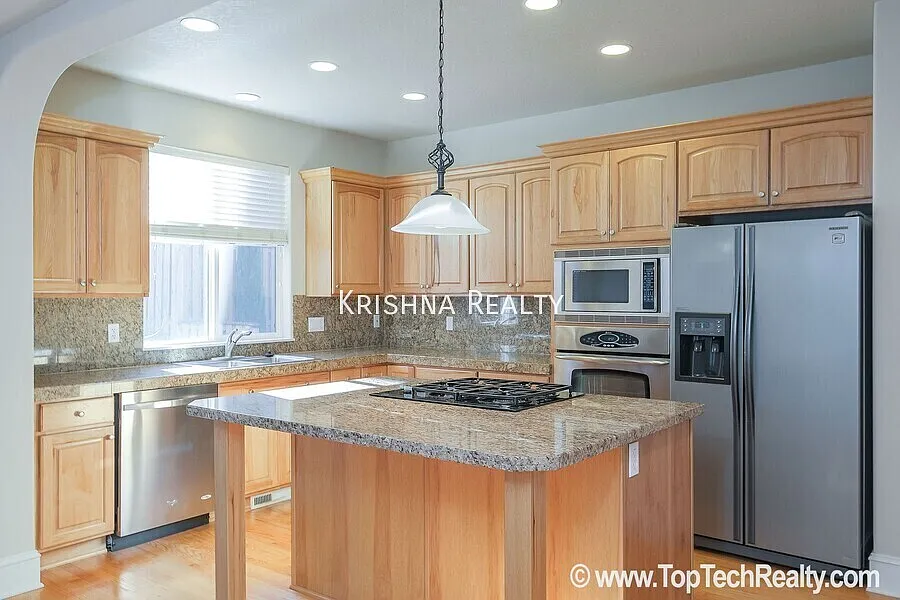 Amazing 3 Bed + Office/Den + Bonus/Media Room | Exclusive Bauer Highlands Community | Fenced Back... — Photo 4
