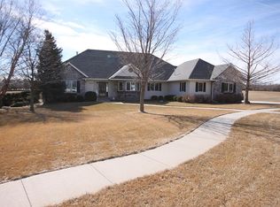 2512 W 34th Street Pl, Kearney, NE 68845