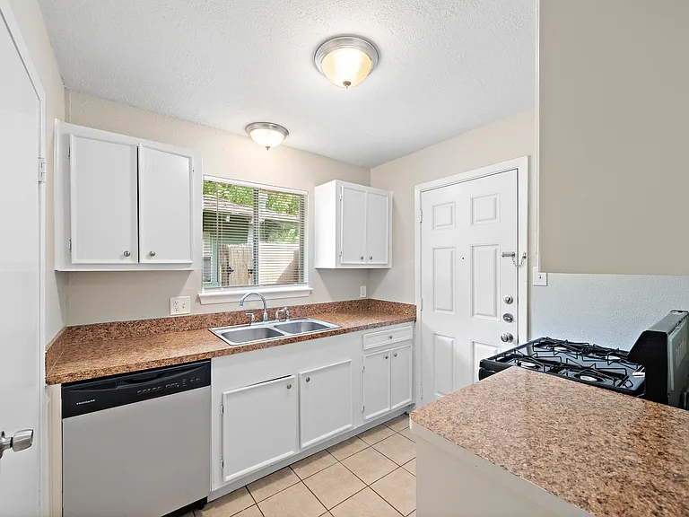 3307 Scotch Moss Ln — Photo 3