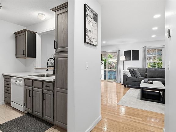 3rd image of 18 Palmer Rd Unit 15