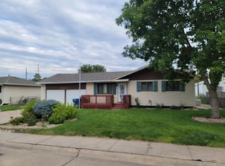 1308 E 33rd Dr, Kearney, NE 68847