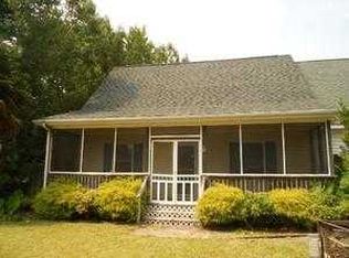 107 Trenor Ln, Powells Point, NC 27966