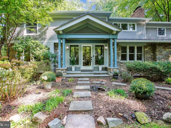 2559 Five Oaks Rd, Vienna, VA 22181