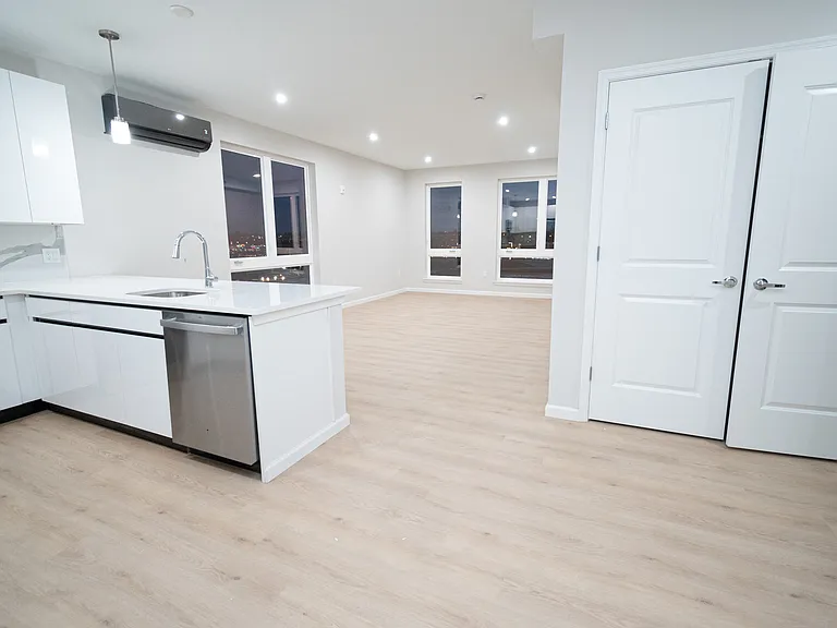209-213 Mount Pleasant Ave #301A — Photo 7