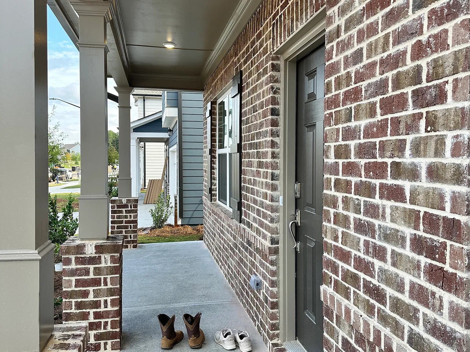 4 bed, 3.5 bath, 2540 sqft, $2,895 — Photo 2