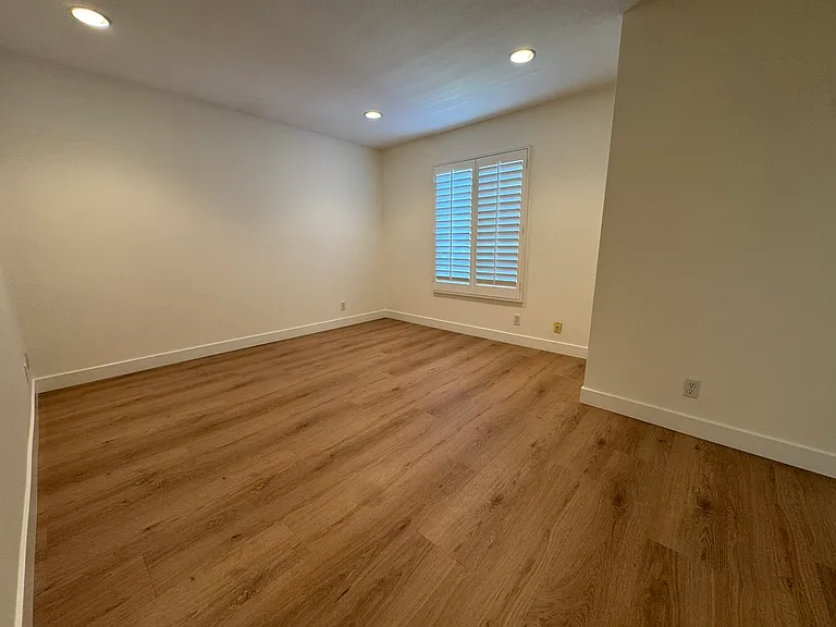 834 Sunstone St — Photo 14