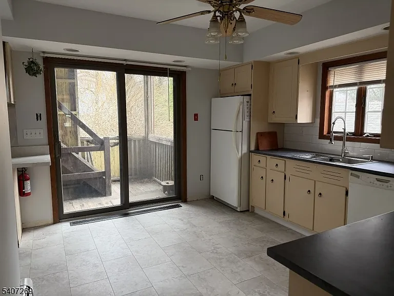 36 Glenwild Ave #1 — Photo 5