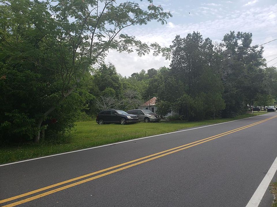 2nd image of 403 Auburn Rd