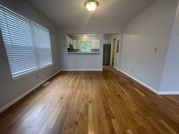 5th image of 305 S Mitchell St