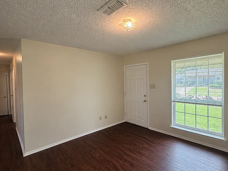 3979 Stuart Ave — Photo 3