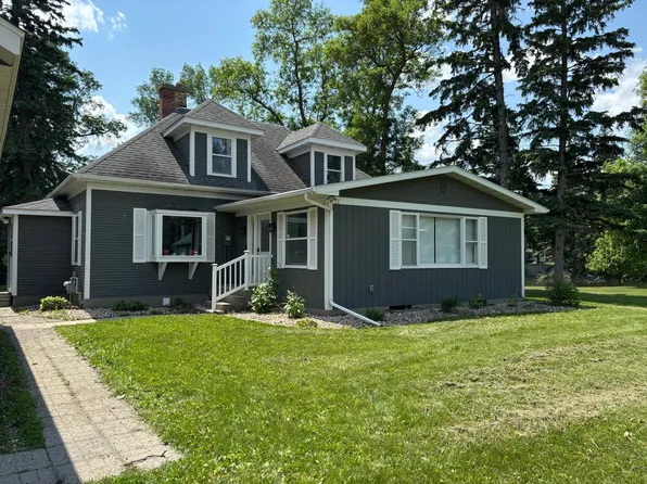 1510 Cartway Dr, Thief River Falls, MN 56701