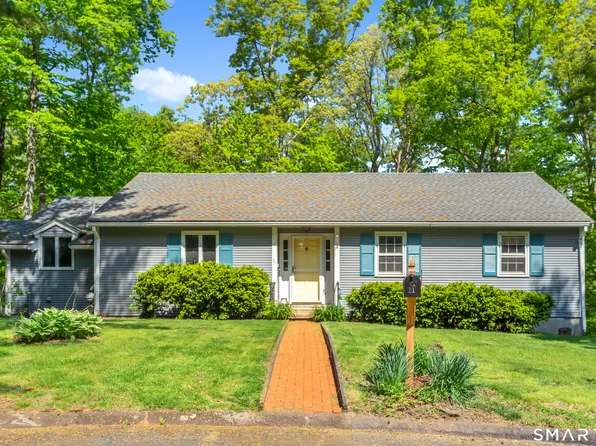 11 Candlewood Lane, Farmington, CT 06032