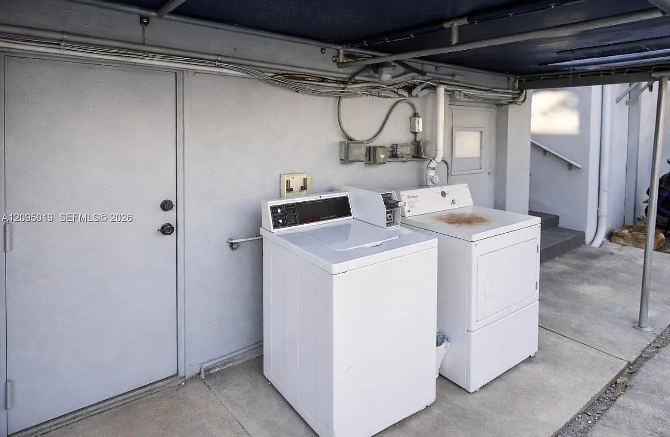 5305 Biscayne Blvd — Photo 1