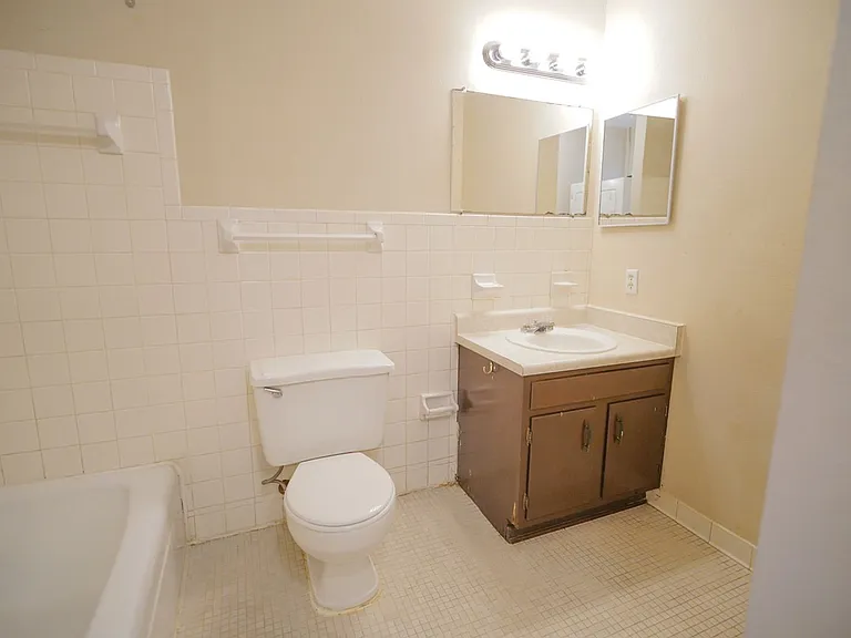 2325 W Pensacola St #223 — Photo 12
