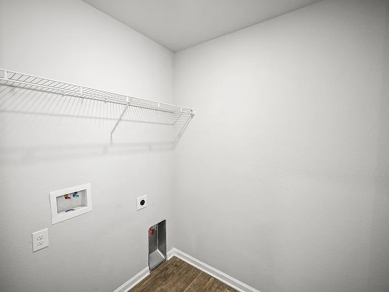 1487 Majesty Loop — Photo 32