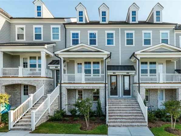 306 Clementine Dr, Cary, NC 27519