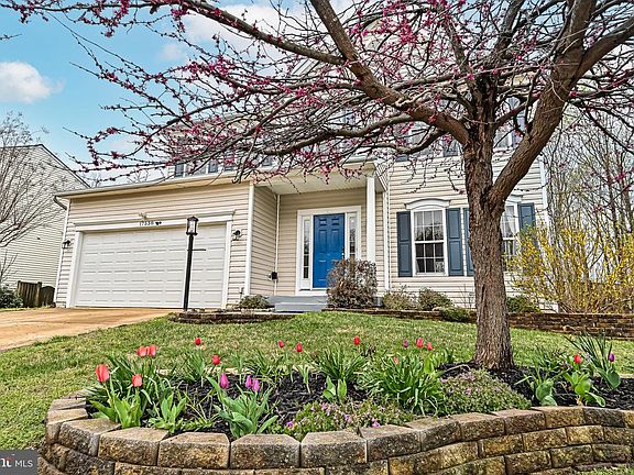 3rd image of 17538 Wayside Dr
