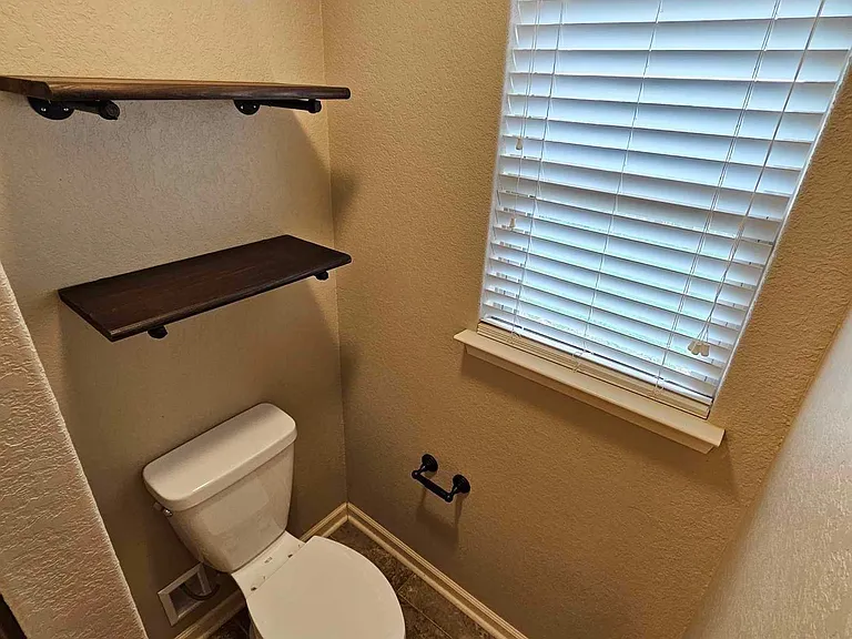 1151 Meadows Dr — Photo 20