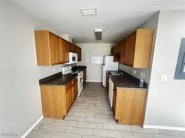 1019 SE 11th St #2, Cape Coral, FL 33990