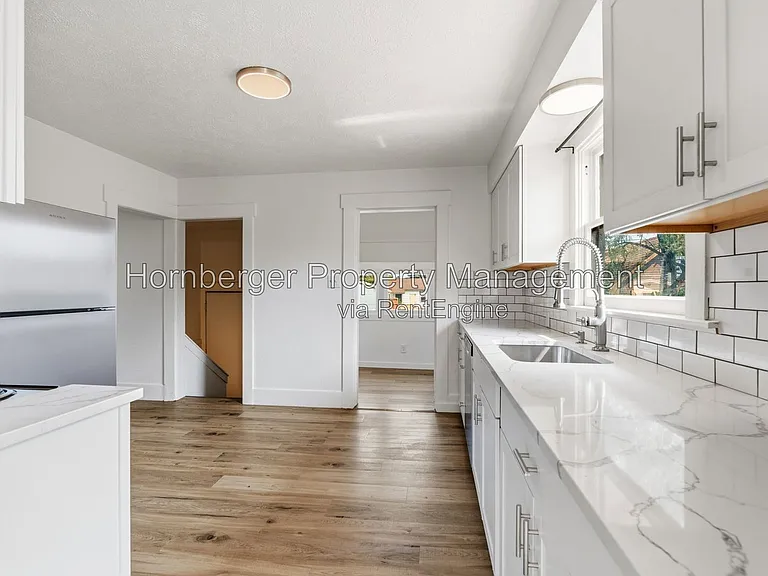 2719 E Columbia Ave — Photo 5
