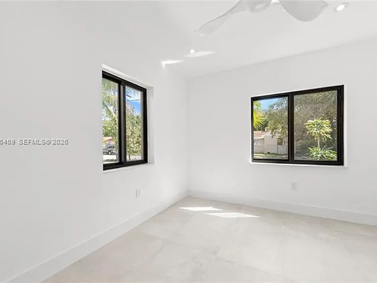 8246 NE 2nd Ct — Photo 23