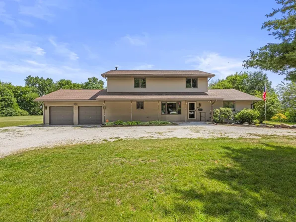 403 Woodworth Dr, Tolono, IL 61880