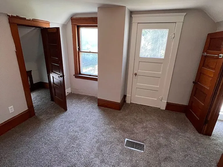 15912 Parkgrove Ave — Photo 7
