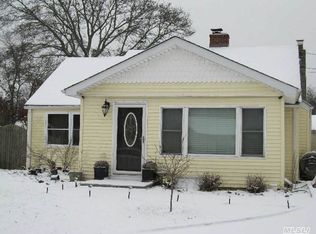64 Eimer St, Patchogue, NY 11772