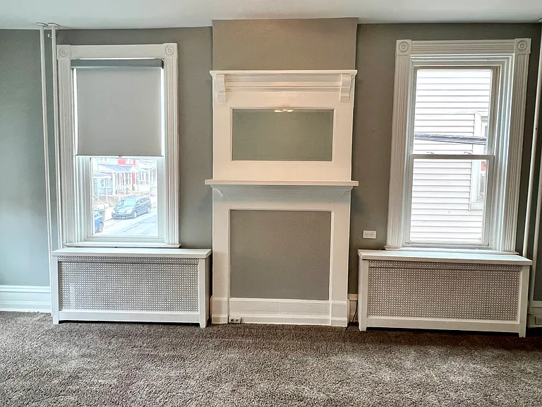 215 N Pine St — Photo 2
