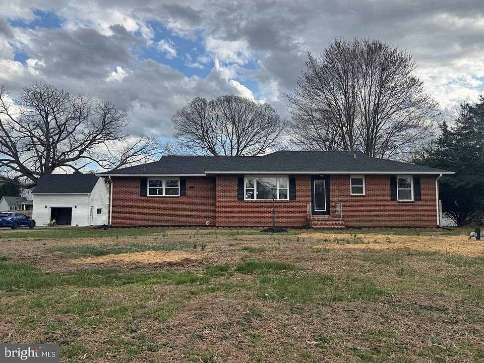 2nd image of 221 W Pasadena Rd