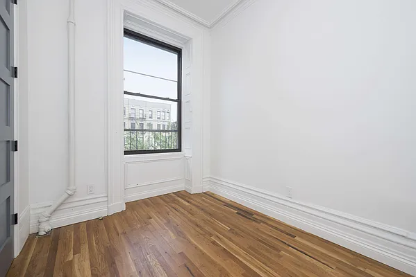 Rented by Bold New York | media 12