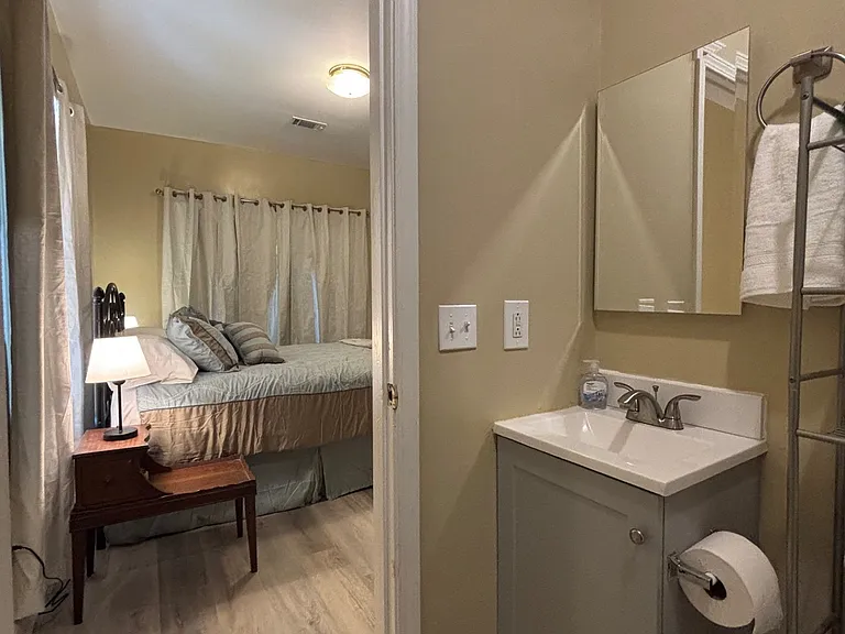 Primary suite