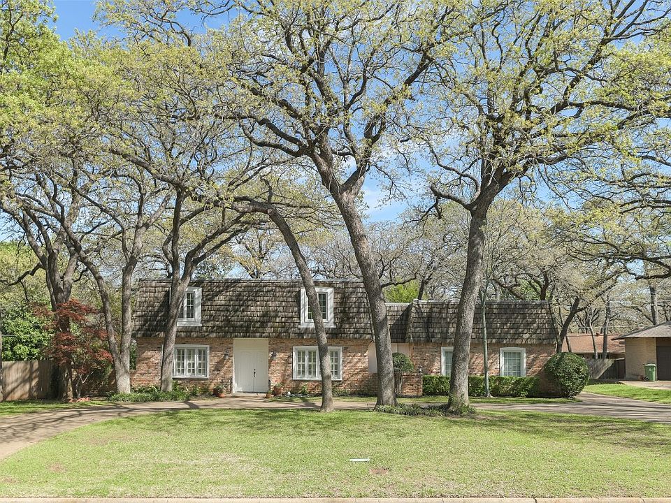 1st image of 3100 Yellowstone Dr