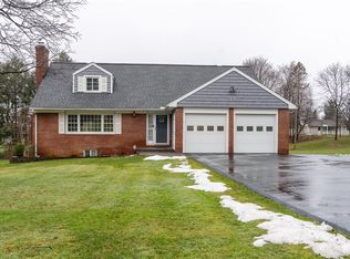 33 Hill Ter, Henrietta, NY 14467