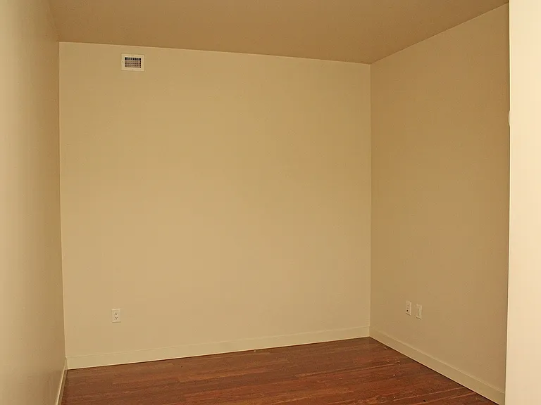 922 NW 11th Ave #301 — Photo 6