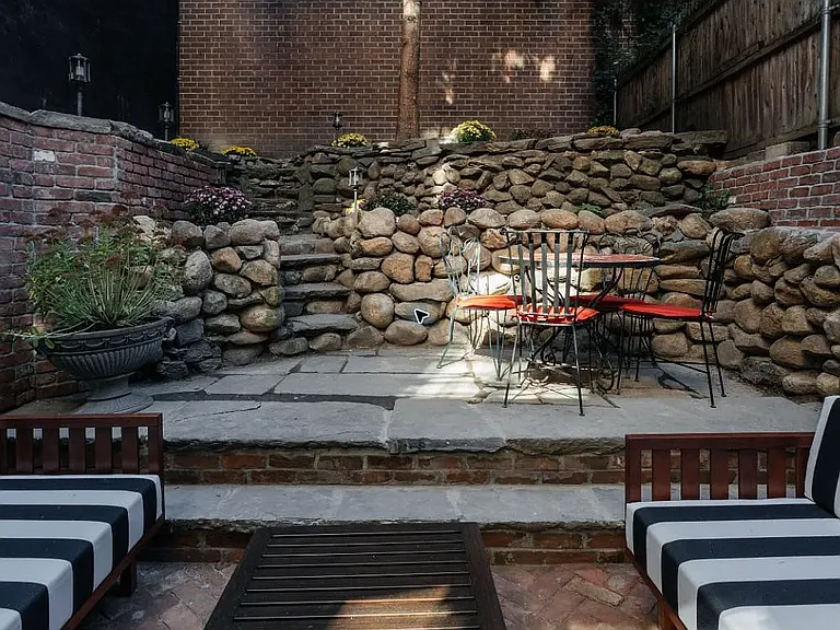 206 E 20th St #TOWNHOUSE — Photo 42
