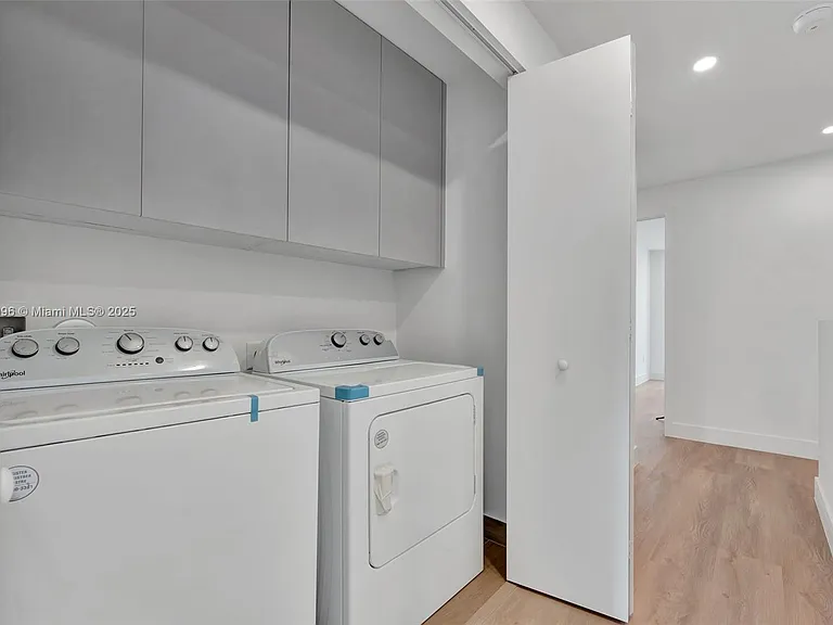 1563 NW 94th Way — Photo 7
