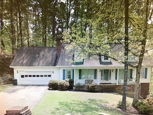 1st image of 590 Forest Ln NE