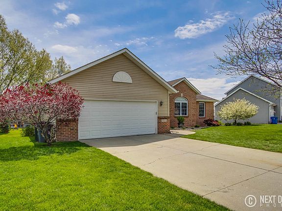 3rd image of 222 Creekside Dr