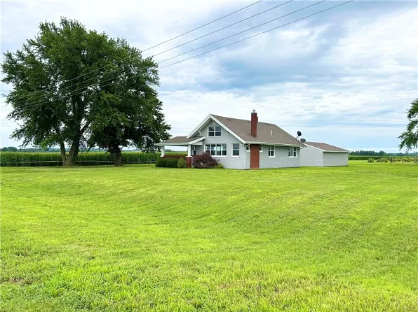 2385 165th Rd, Wathena, KS 66090