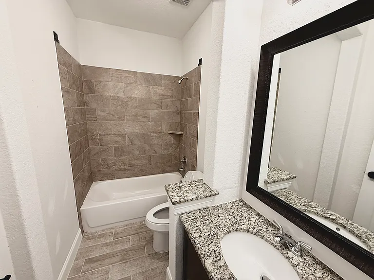 5470 Cypress Point #A — Photo 4