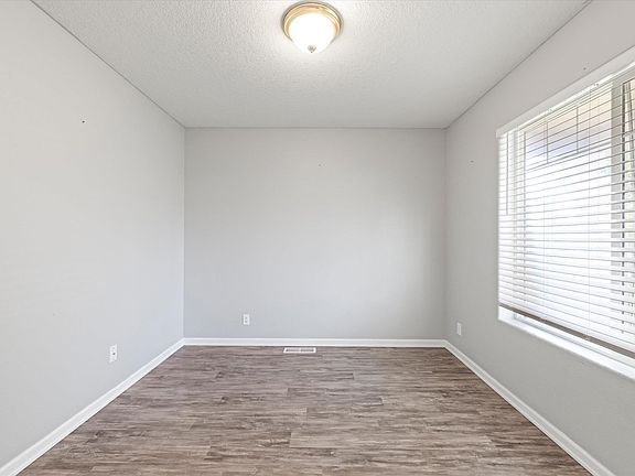 3rd image of 1502 W 39th Ave